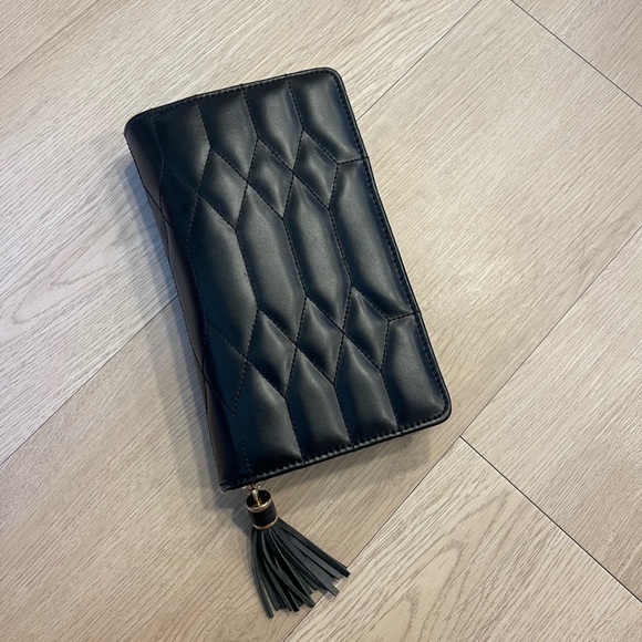 WOLF Caroline Jewelry Portfolio - Picture 1 of 4